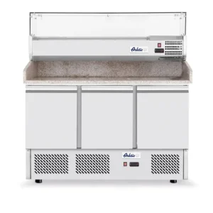 Gecertificeerd Arktic Pizzawerkbank + Opzetkoelvitrine | KitchenLine | 380L | 3 Deuren 1/1 GN | Boven 6x 1/6 GN | -2°C/+8°C | Geforceerd | 1365x700x880/1285mm