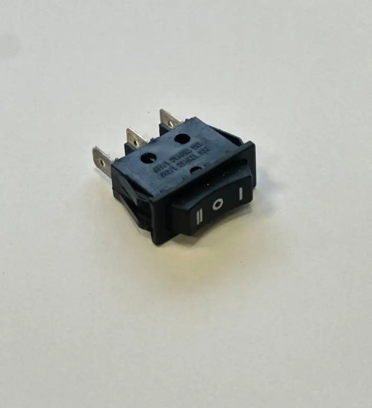 Wipschakelaar Zwart 15x19mm | Terugverend | 250V 15A Betaalbaar